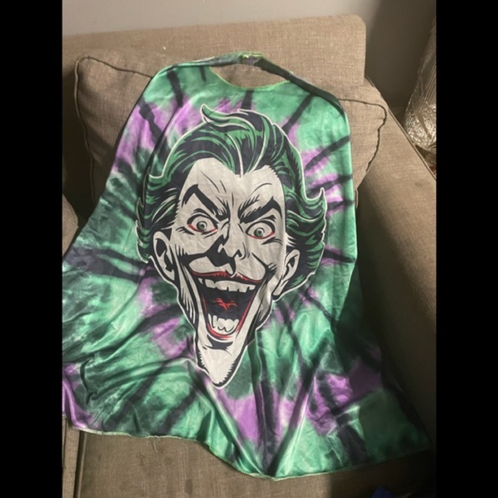 Kid joker cape